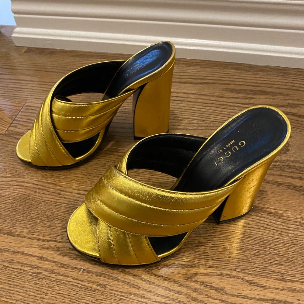 Metallic Gold Gucci Mules / Heels size 37